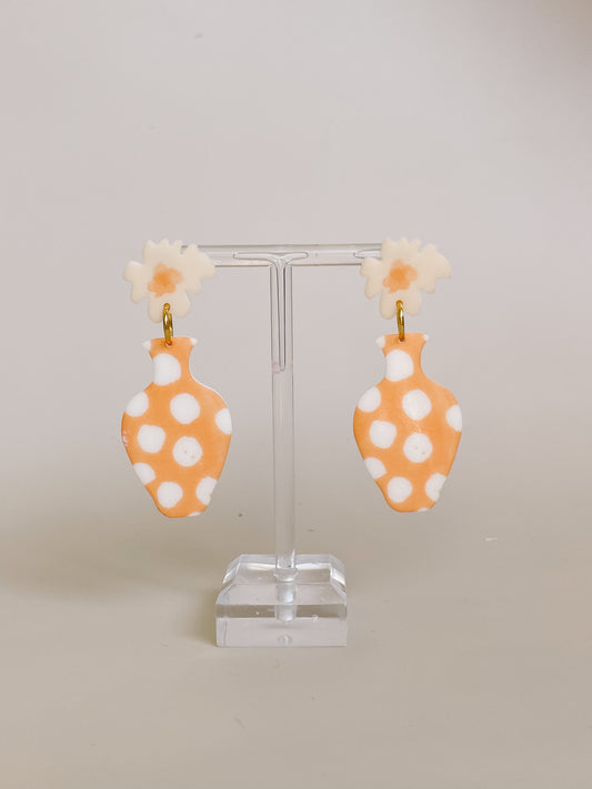 Daisy in a Polka Dot Vase